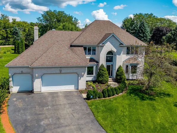 926 Edgewood Dr, Sugar Grove, IL 60554