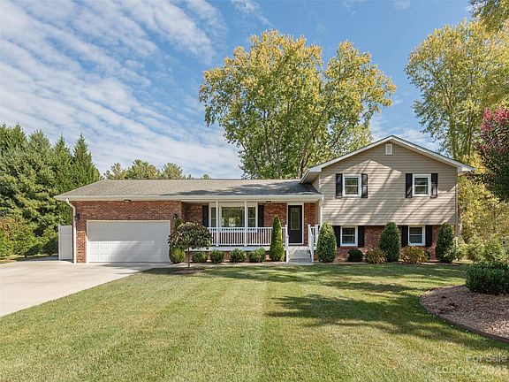 2nd image of 716 Shadywood Ln