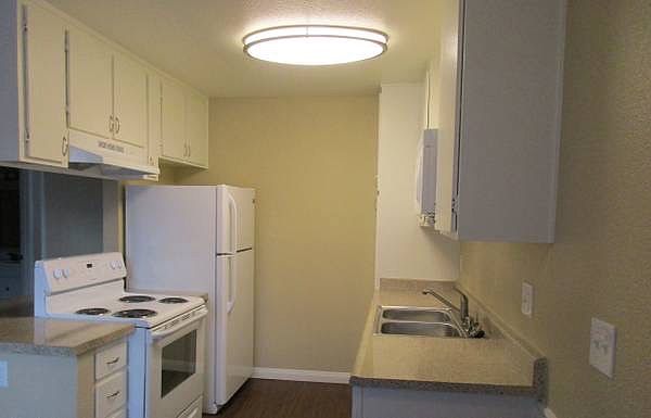 2nd image of 961 S Sunshine Ave APT 8