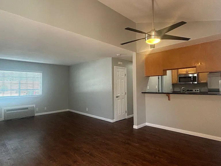 Twin Pines Apartments — Photo 36
