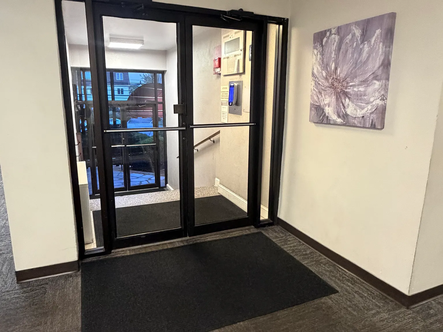 2 bed, $3,000 — Photo 4