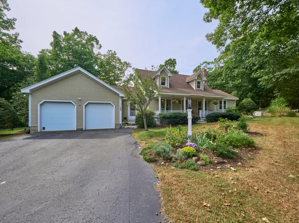 8 Wellington Drive, Rockport, ME 04856