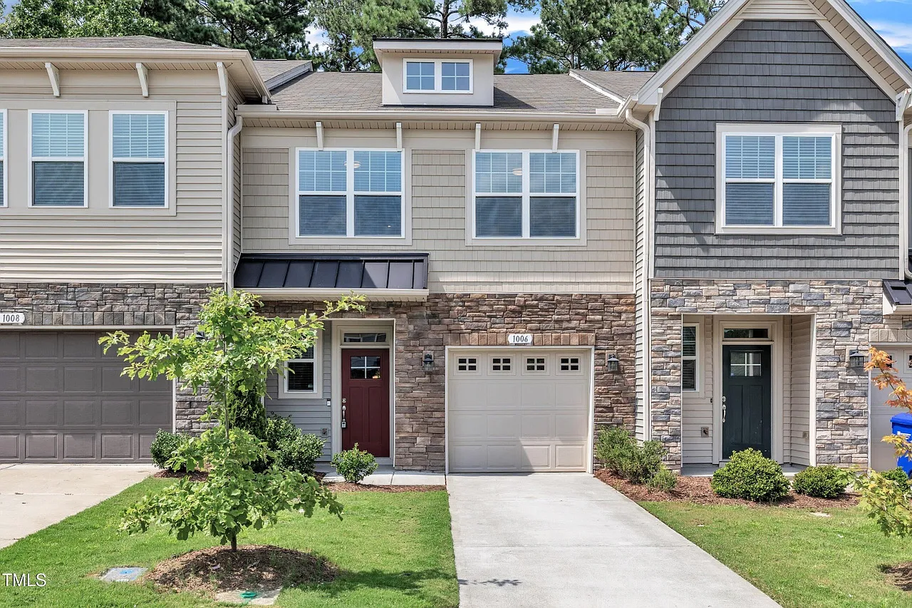 Now Available - Luxury Townhome Rental Southpoint Station — Photo 1