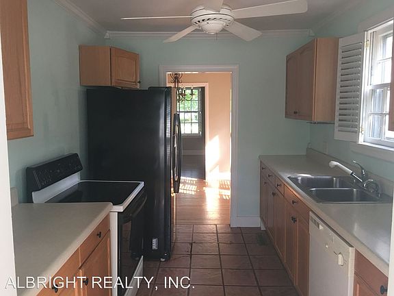 4th image of 948 Waverly Ave