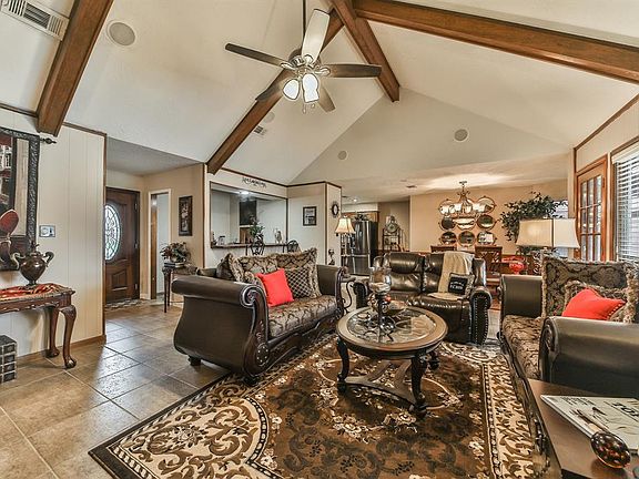 5th image of 8403 Oakwood Dr