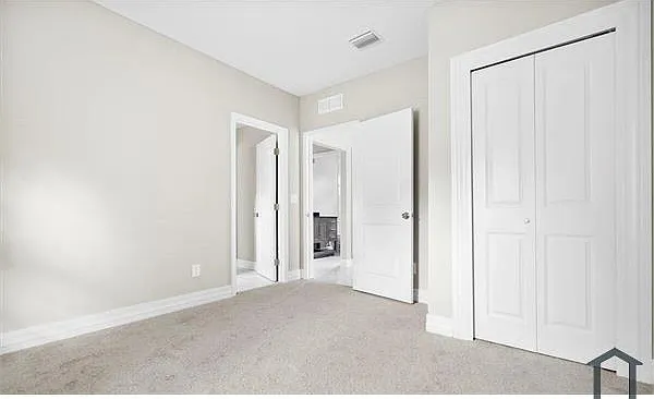 1045 E 24th St — Photo 12