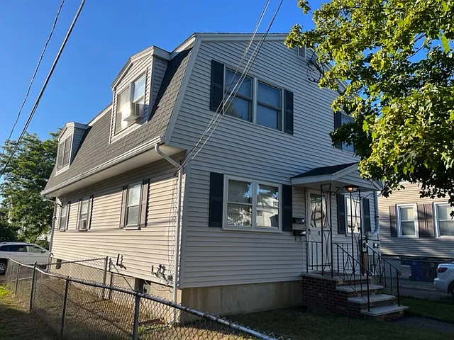 8 Lawrence St #1