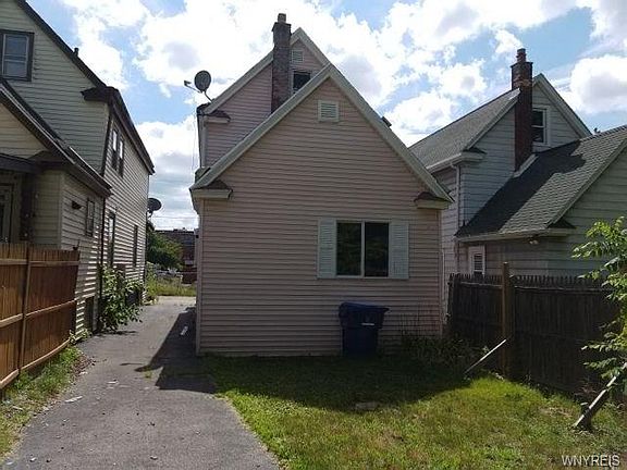 3rd image of 28 Parkview Ave