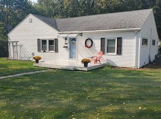 610 N Colfax St, Monticello, IL 61856