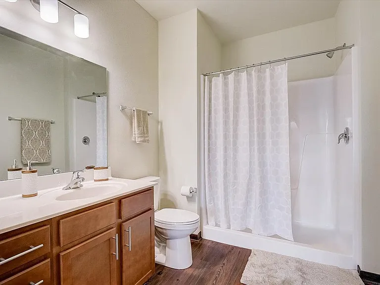1120 N Windsor Ave — Photo 35