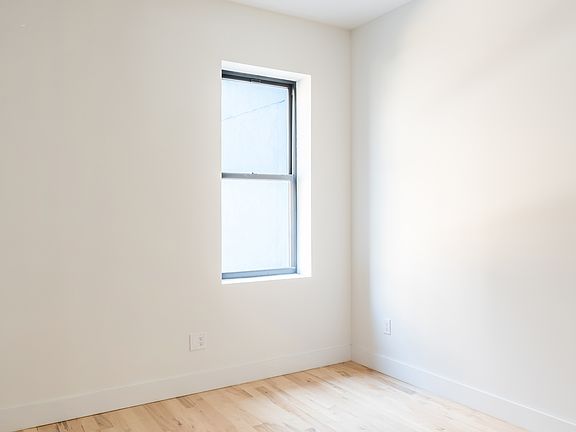 3rd image of 337 S 4th St APT 1