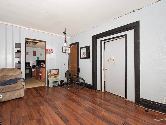 4th image of 113 Sargent St