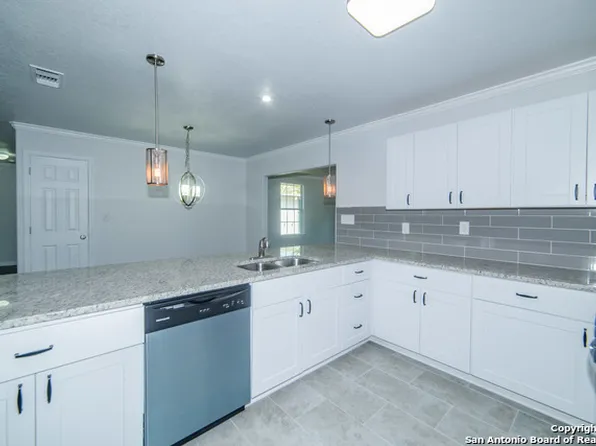 7422 Deep Spring St, San Antonio, TX 78238