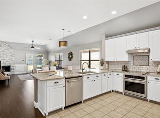 2536 Marina Dr, Grand Prairie, TX 75054