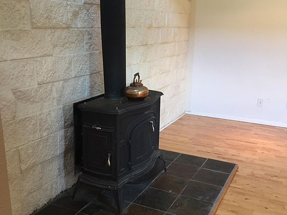 Entryway/living room