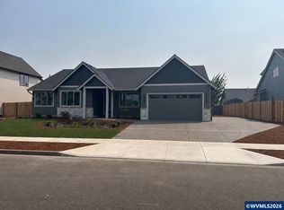 2130 Nighthawk Ave, Stayton, OR 97383