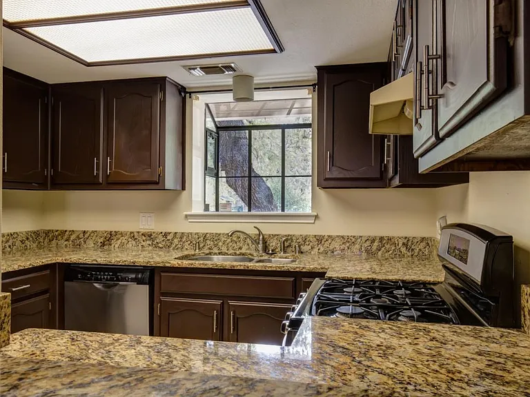 6424 Brookway Dr — Photo 10