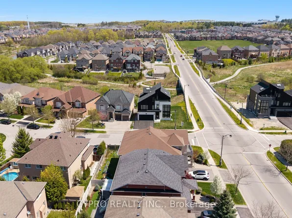 (undisclosed Address), Aurora, ON L4G 0J7