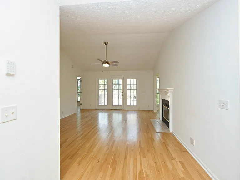 164 W Harbor Dr — Photo 7