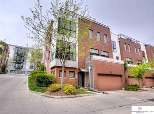 1105 Leavenworth Plz, Omaha, NE 68108