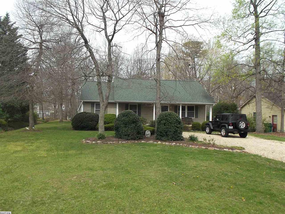 1st image of 367 Forest Springs Dr