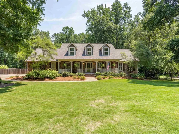 868 Ridgecrest Dr, Gardendale, AL 35071