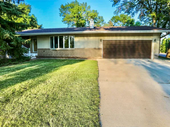 1101 N 3rd St, Groton, SD 57445