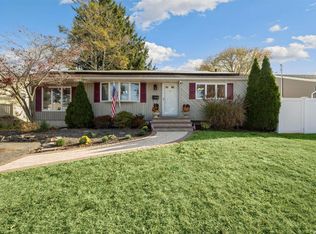 36 Calvert Ave, Commack, NY 11725