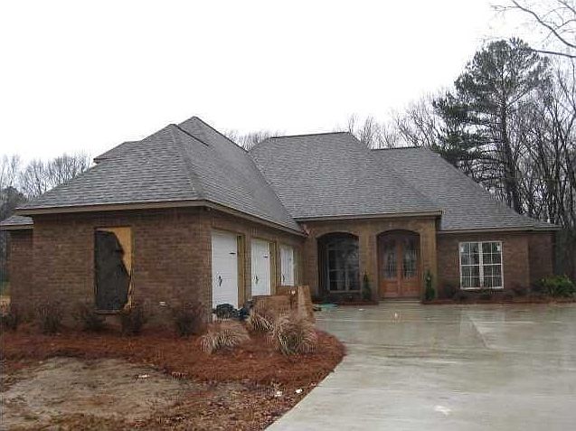 1st image of 112 Meadow Park Dr