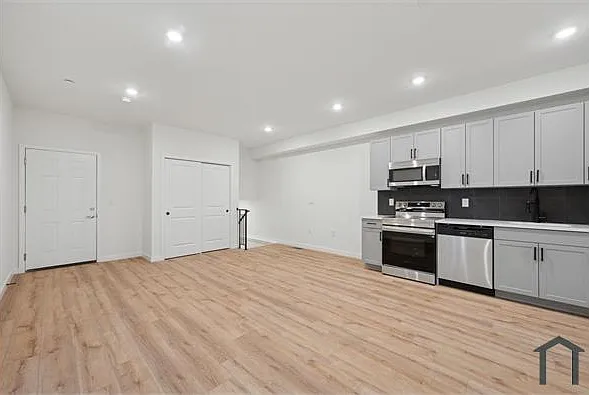 1700 Master St — Photo 18