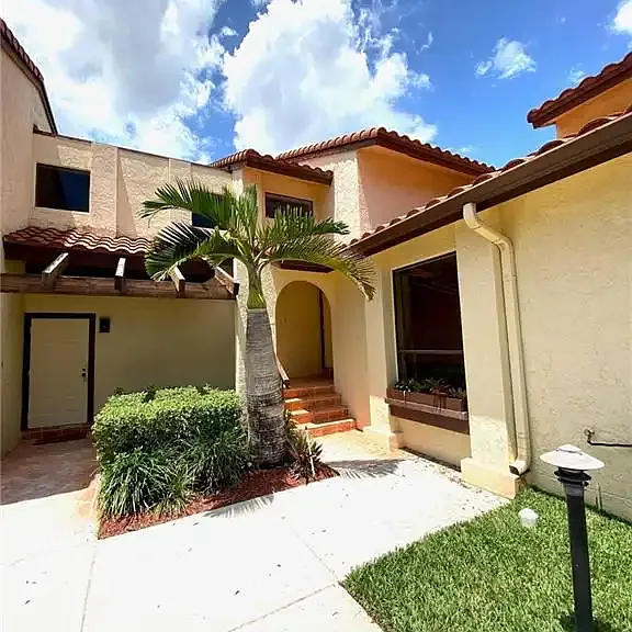 5705 Fox Hollow Dr — Photo 3