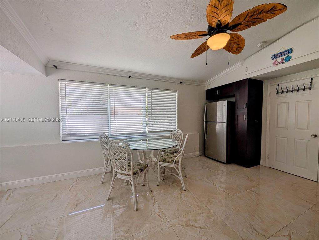 3221 NE 7th St #2, photo 6