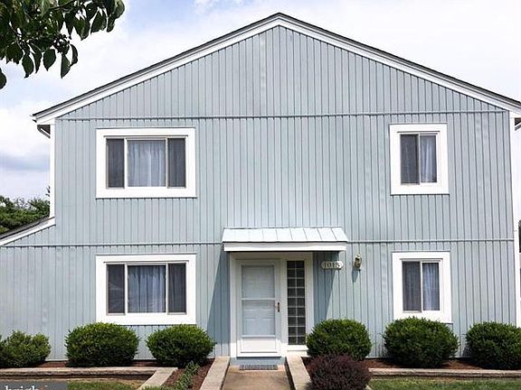 2nd image of 1015 Knight Ln