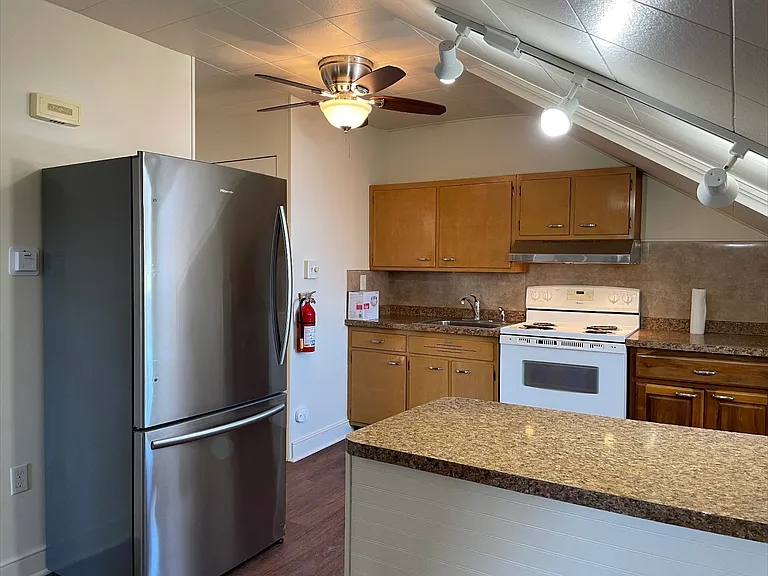 36 S 3rd St #3 — Photo 8