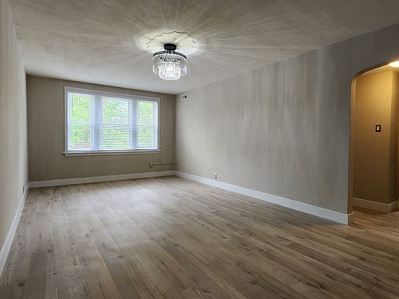 2nd image of 7514 Cromwell Dr