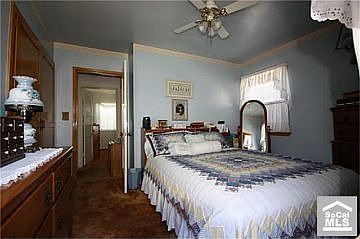 3rd image of 4631 W 135th St