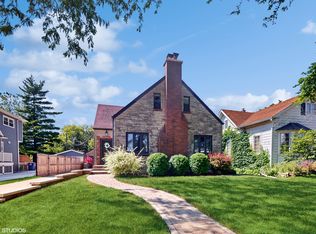 971 Woodlawn Ave, Des Plaines, IL