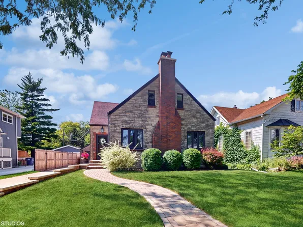 971 Woodlawn Ave, Des Plaines, IL 60016