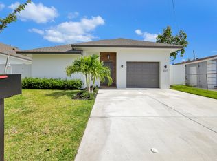 1041 W Lakewood Rd, West Palm Beach, FL 33405