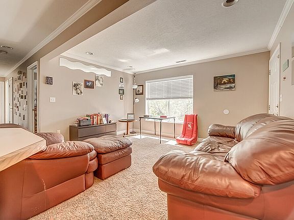 3rd image of 1547 N Riverside Ave #53
