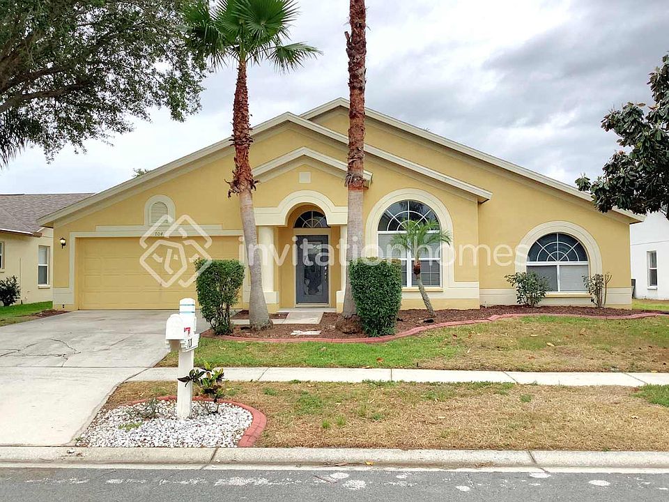1st image of 704 Tuscanny St