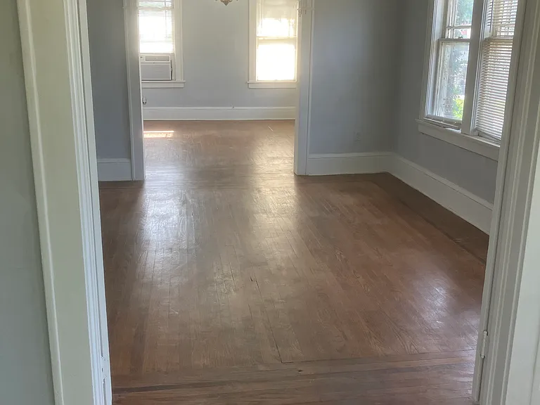 902 Barrs St — Photo 5