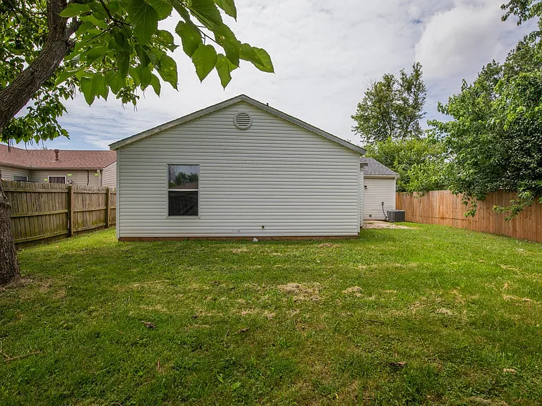 2509 Parkcrest Dr — Photo 16