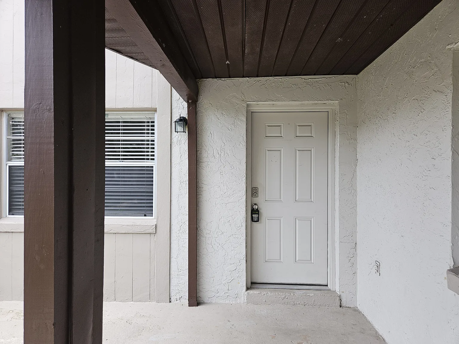 2 bed, 918 sqft, $1,650 — Photo 2