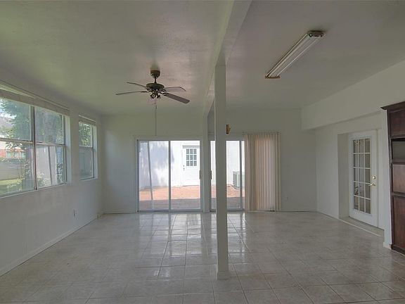 Very big open kitchen