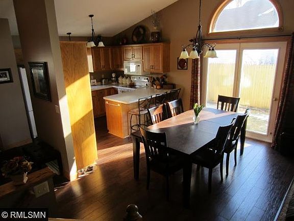 2nd image of 415 12th Ave N