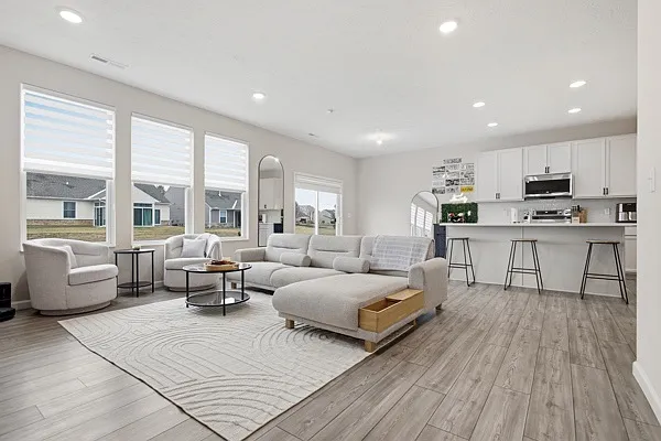 515 Kilkenny Ct — Photo 11