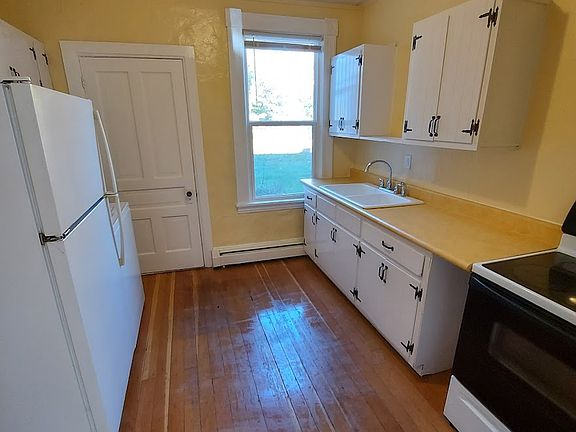 2nd image of 221 Seymour Ave APT 1