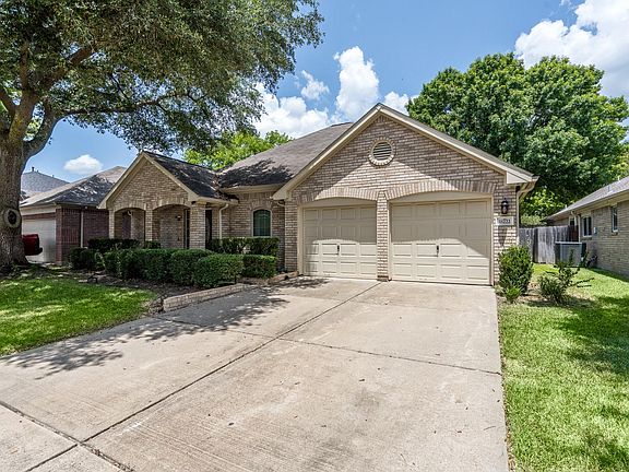 2nd image of 18222 Auburn Woods Dr
