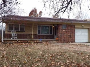 939 S Drury Ln, Wichita, KS 67207
